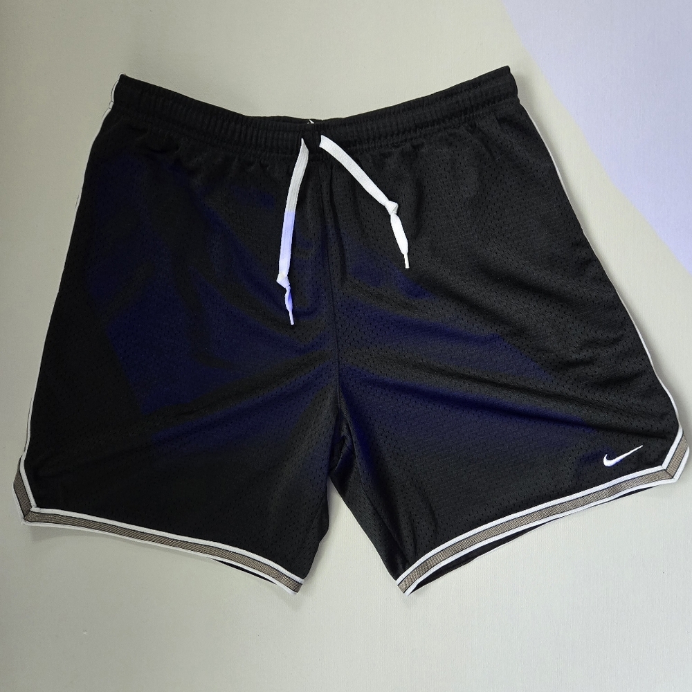 Nike Shorts Men M Black Y2K Running Basketball Embroidered Logo Swoosh Solid